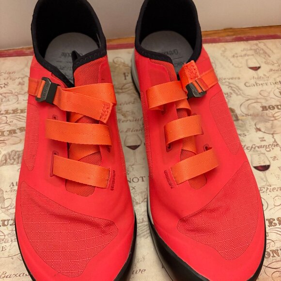 Salomon Wings Sky GTX Hiking Shoes - Men's 9.5 / Women's 11 (Like New) - Picture 1 of 3